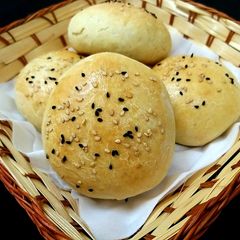 A picture of Chicken Bun.