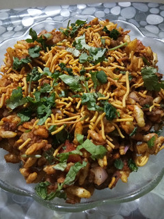 ચટપટી ભેળ (Chatpati Bhel Recipe In Gujarati) રેસીપી મુખ્ય ફોટો