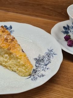 Glutén- és laktózmentes fehér csokoládés meggyes pite recept fotója