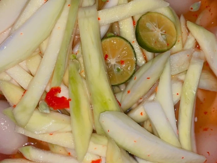 Easy Steps to Prepare Recipes Asinan Pedas Manis Mangga Muda &amp;amp; Rambutan Segar the  Makes Drooling Perfect.