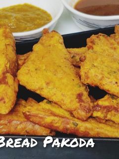 ब्रेड पकौड़ा (bread pakoda recipe in hindi) रेसिपी मुख्य फोटो