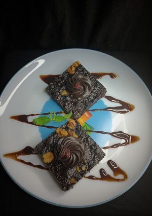 ब्राउनी (Brownie recipe in marathi) रेसिपी चे मुख्य फोटो 