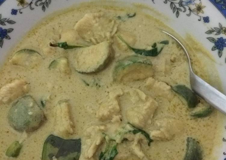 Chicken green curry