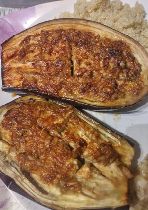 Una foto de Berenjenas al horno con sésamo y soja