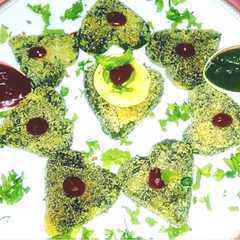 A picture of ভালবাসার কড়াই শুঁটির হার্ট  পকোড়া(korai shuntir heart pakora recipe in Bengali).