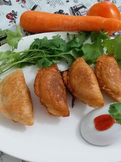 A picture of Cheese crispy bread gujhiya.