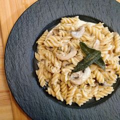 A picture of Cambozola, mushroom and sage pasta.