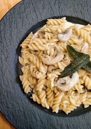 A picture of Cambozola, mushroom and sage pasta.