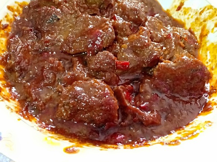 Bagaimana Menyiapkan Lapis daging sapi pedas rasa rendang yang Bikin Ngiler