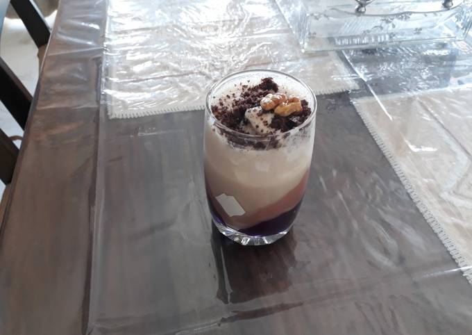 Recipe of Favorite Cocoa walnut shake with ice cream