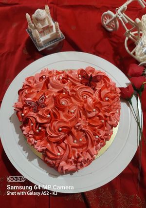 रेड व्हेलव्हेट केक (Red velvet cake recipe in marathi) रेसिपी चे मुख्य फोटो 