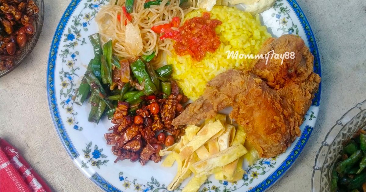 Set Menu Ultah Versi Sarapan : Naskun Ayam Crispy, Oseng Kacang Panjang, Bihun Goreng Ranjau, dkk