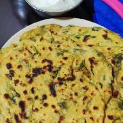 A picture of मेंथी का पराठा (methi ka paratha recipe in Hindi).