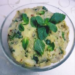 A picture of Alu peethi (Potato filling).