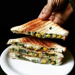 A picture of Spinach corn sandwich.