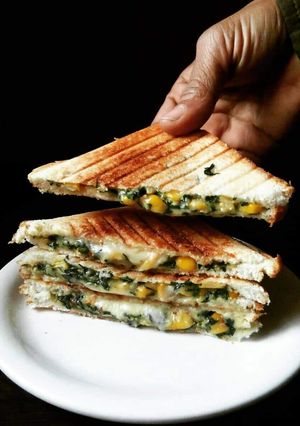 A picture of Spinach corn sandwich.