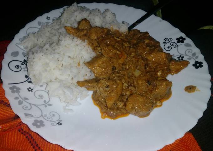 Chicken tikka masala with rice