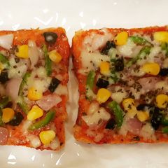A picture of Bread Pizza.