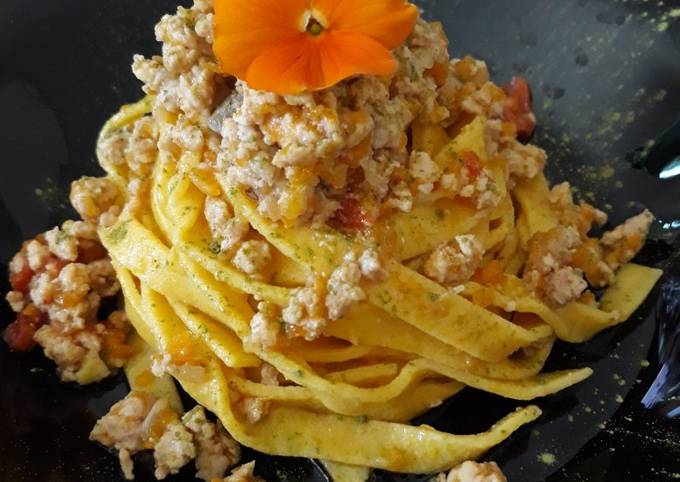 Tagliatelle con ragù di coniglio