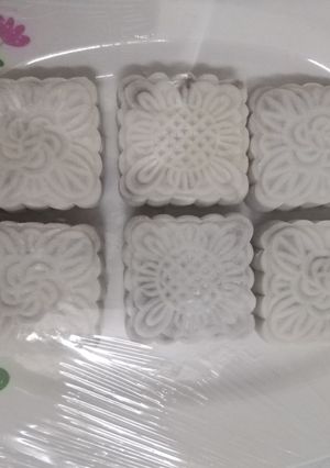 Hình của món Bánh trung thu dẻo nhân khoai lang tím.