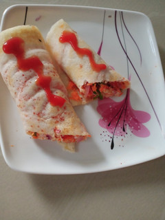 வெஜ் ரோல் தோசை (Veg roll dosai recipe in tamil) செய்முறை முக்கிய புகைப்படம்