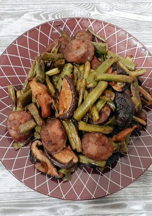 偽新疆口味的四季豆炒香腸 的食譜成品照片