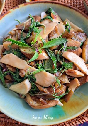 A picture of Eggplant and King Oyster Mushrooms Stir-Fried with Basil.