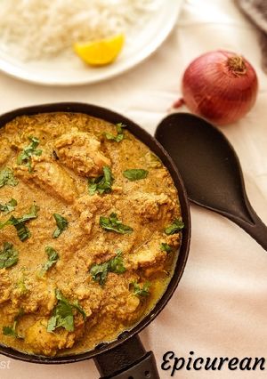 A picture of Chicken korma.