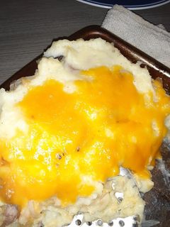 A picture of Cheese Mashed potatoes Meat Pie.