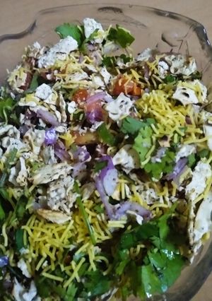 A picture of Papad bhel.