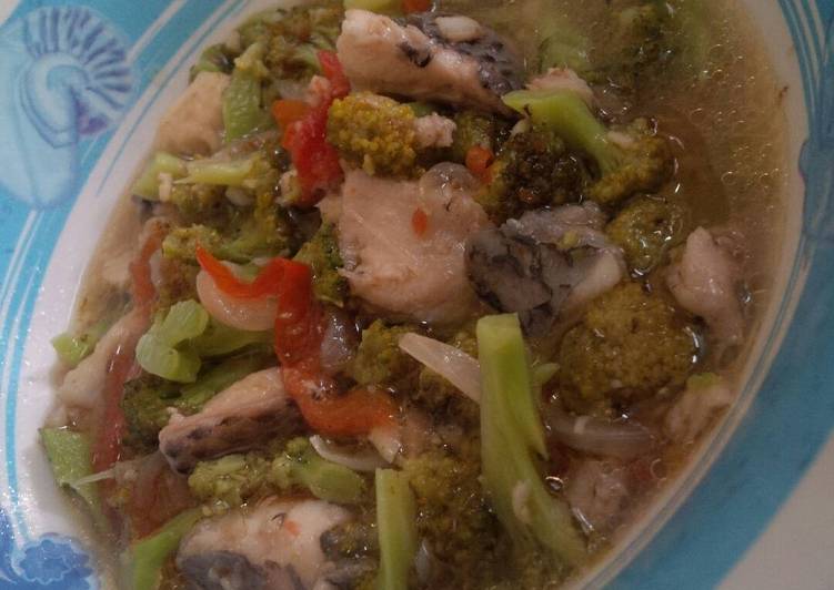 Resep Cah Brokoli+nila (Toddler Meal) 1y+ yang Lezat