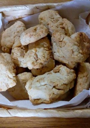 Una foto de Galletitas facilísimas de maní y coco