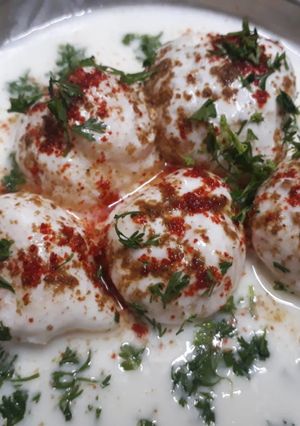 A picture of Dahi Vada.