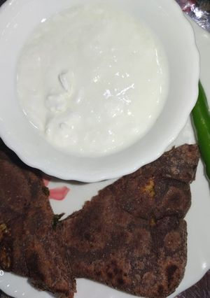 મલ્ટિ ગ્રેઇન સ્ટફ પરોઠા (Multi Grain Stuffed Paratha Recipe In Gujarati) રેસીપી મુખ્ય ફોટો