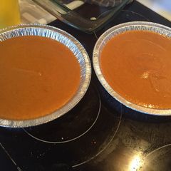 A picture of Crustless pumpkin pie.