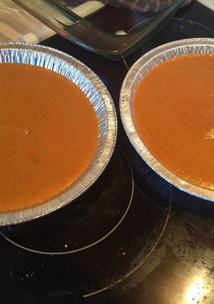 A picture of Crustless pumpkin pie.