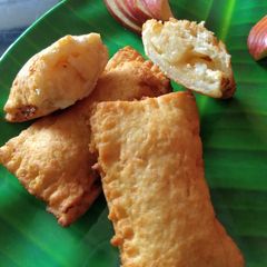 A picture of Apple pie pockets.