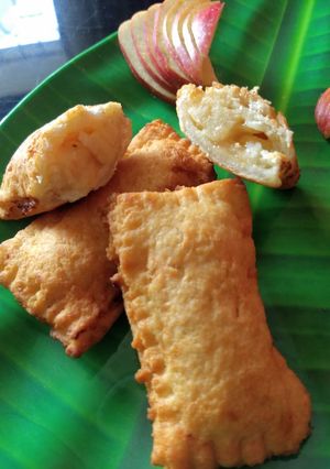 A picture of Apple pie pockets.