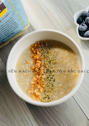 Hình của món Cháo yến mạch đậu lăng đỏ tôm rắc gai dầu - ăn dặm.
