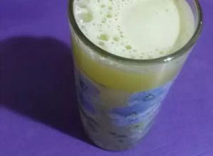 صورة لوصفة عصير البرتقال والليمون بالزنجبيل اللذيذ ❤️