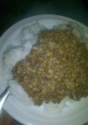 A picture of Rice and greengrams.