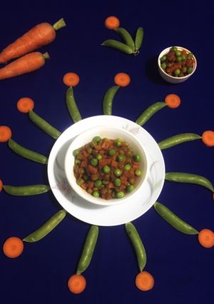 A picture of Carrot and Peas Curry.