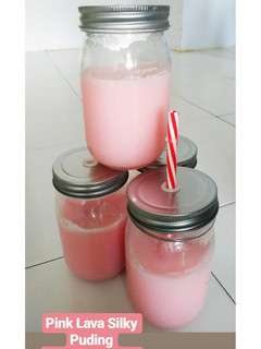 Foto resep Pink Lava Silky Puding ala minuman Richeese Factory