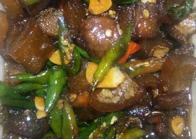 Kikil oseng cabai ijo pedas