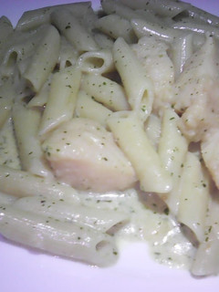 Una foto de Pasta al Pesto con Merluza