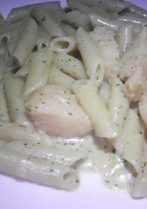 Una foto de Pasta al Pesto con Merluza