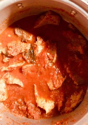 Una foto de Carne asada en salsa de tomates 🍅 casera