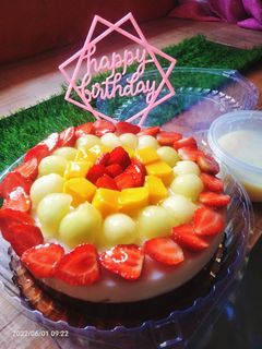 Foto resep Puding ulang tahun simple : Puding coklat vanilla hias buah