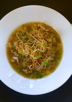 A picture of Chicken Manchow Soup.