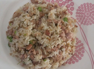 Una foto de Arroz de carne molida verde